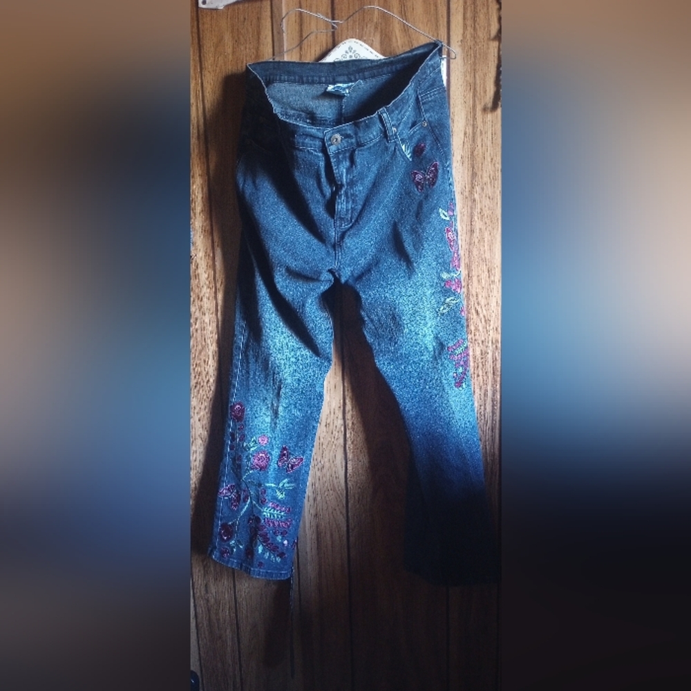 Diane Gilman 2 Women's Blue Jeans with Burgundy&Pink Floral Butterfly Embroidery